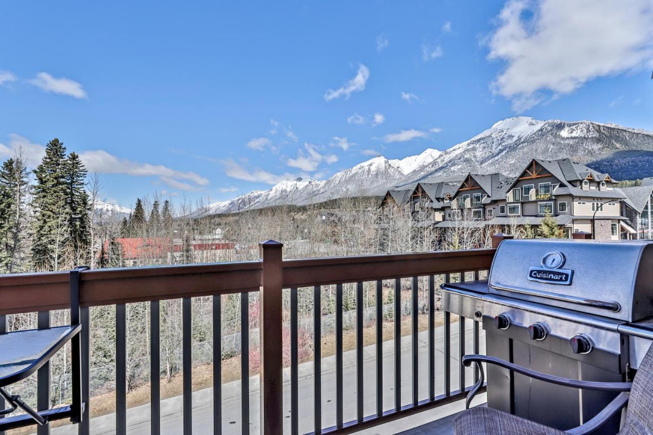 Spectacular Mountain View Corner Unit Pool Hot Tub Park Pass Apartment Canmore Bagian luar foto