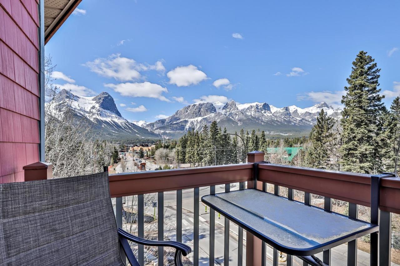 Spectacular Mountain View Corner Unit Pool Hot Tub Park Pass Apartment Canmore Bagian luar foto