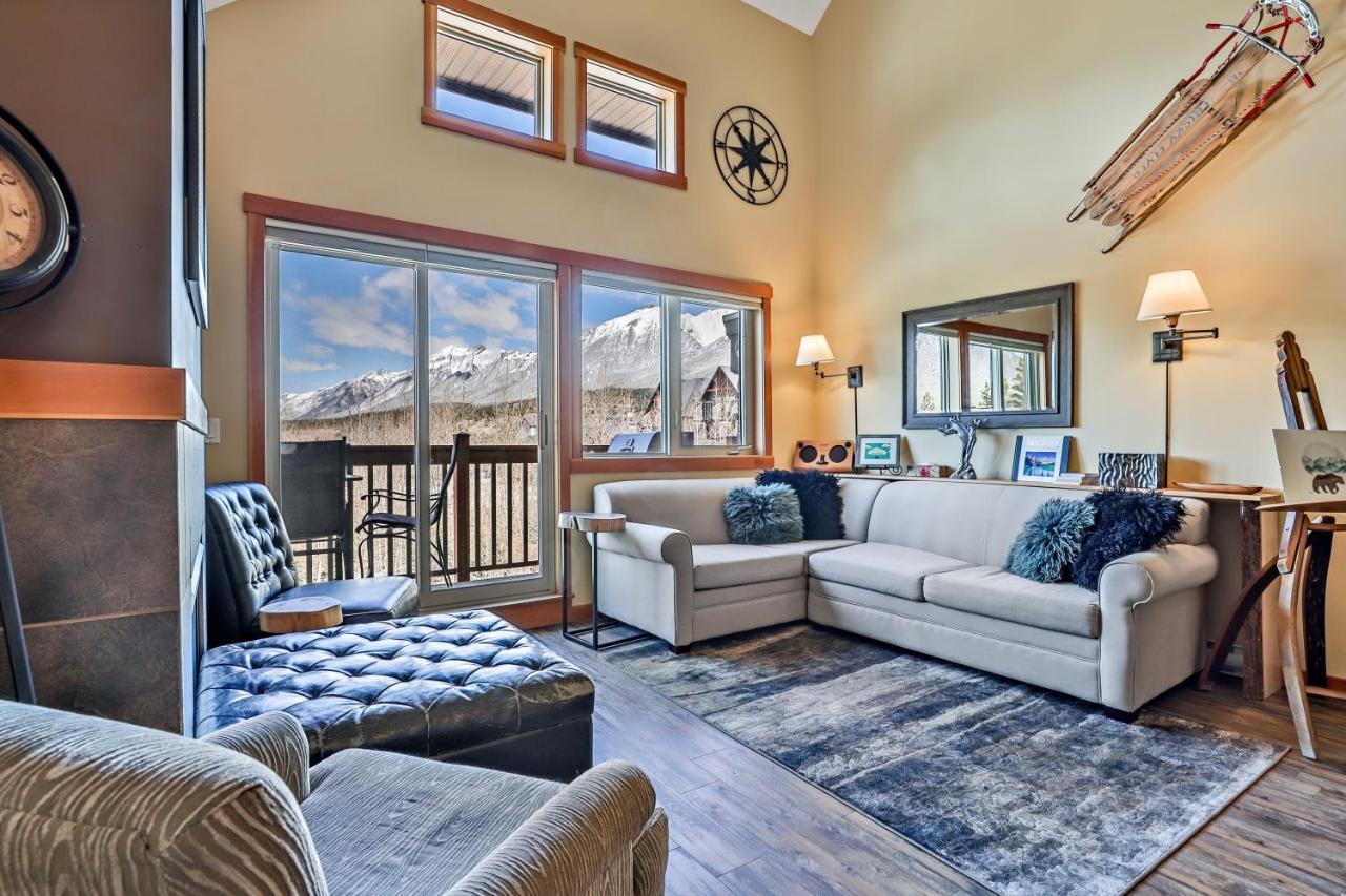 Spectacular Mountain View Corner Unit Pool Hot Tub Park Pass Apartment Canmore Bagian luar foto
