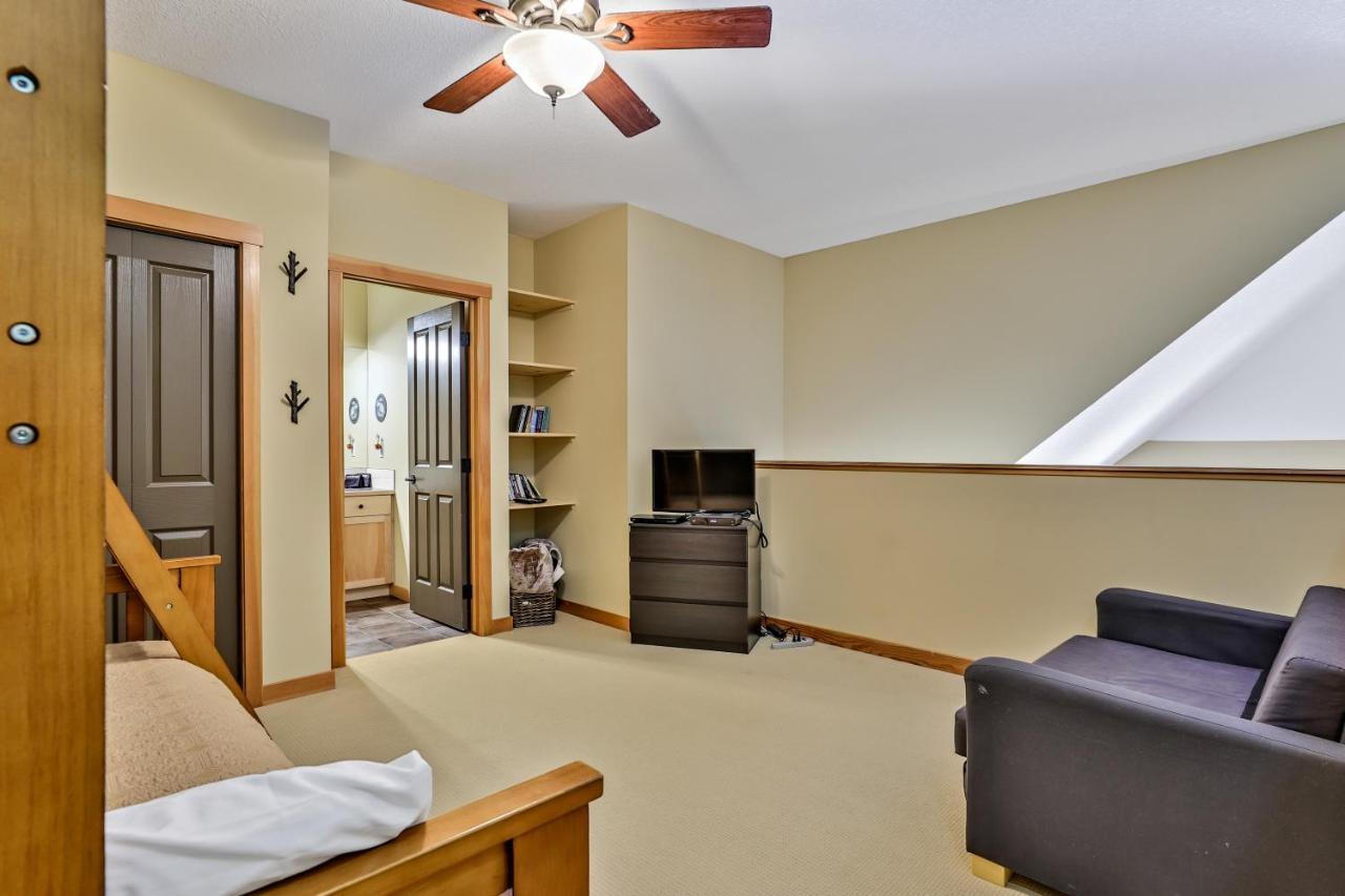Spectacular Mountain View Corner Unit Pool Hot Tub Park Pass Apartment Canmore Bagian luar foto