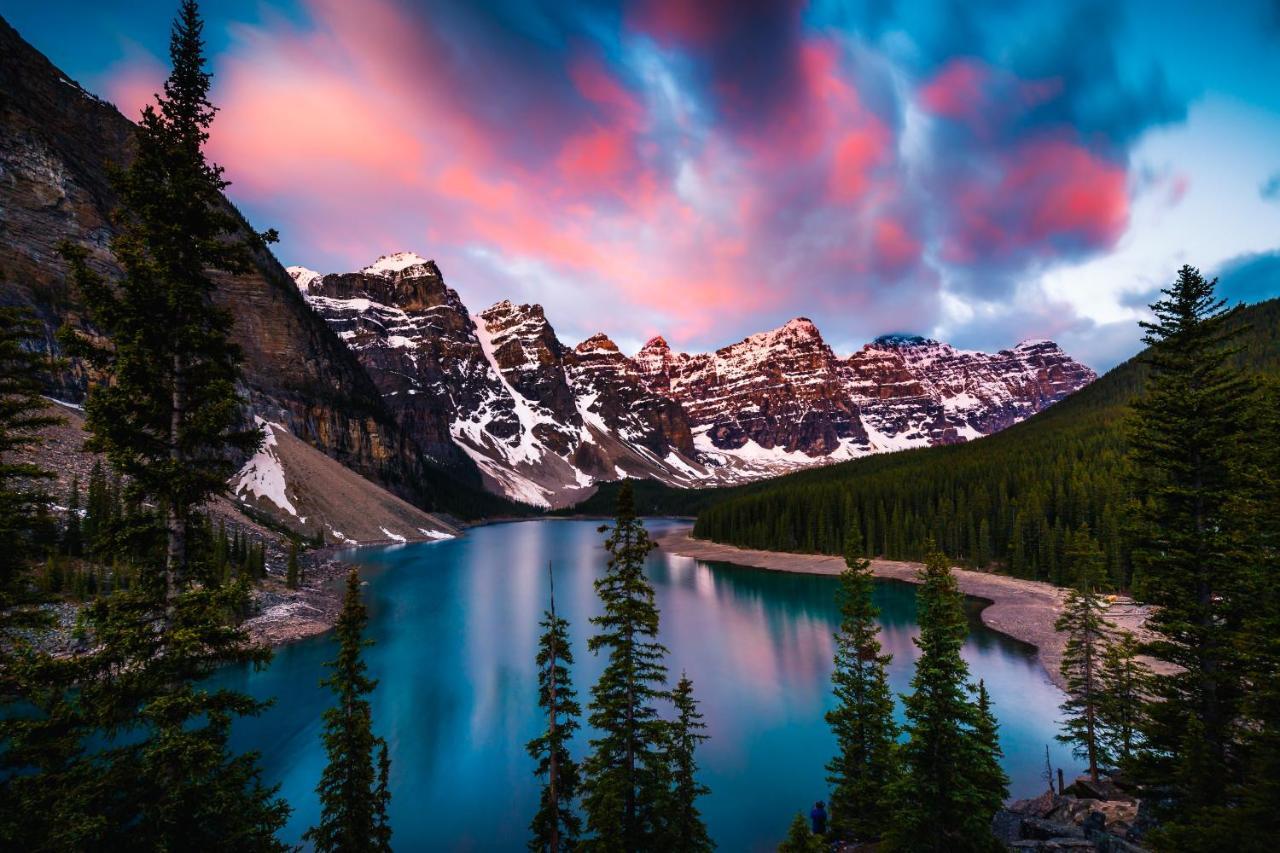 Spectacular Mountain View Corner Unit Pool Hot Tub Park Pass Apartment Canmore Bagian luar foto