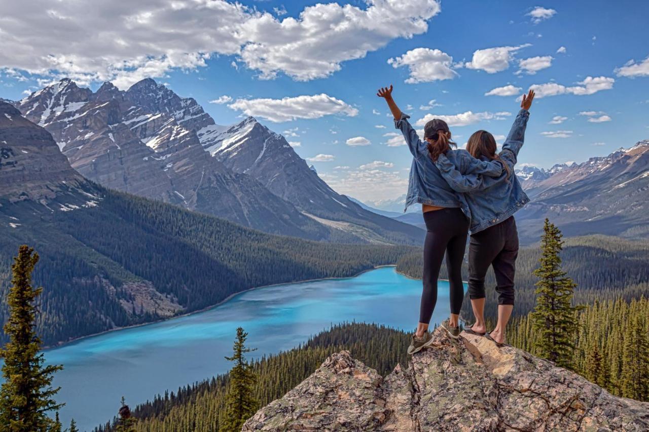 Spectacular Mountain View Corner Unit Pool Hot Tub Park Pass Apartment Canmore Bagian luar foto